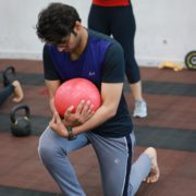 A men doing workout in Mumbai gym